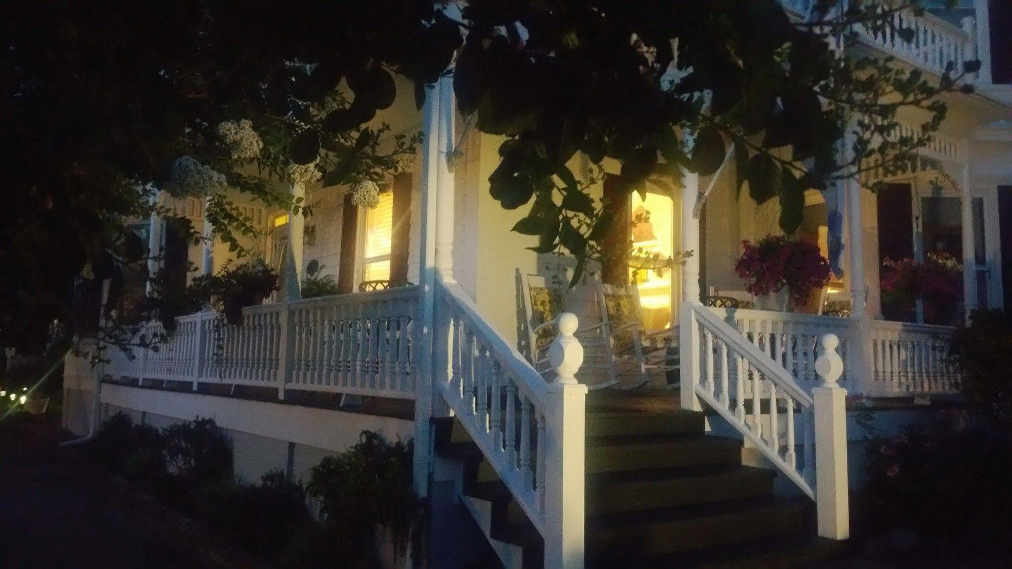 Pecan Tree Inn Beaufort Buitenkant foto
